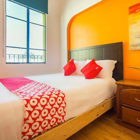 Oyo Hotel Hare Krishna Monterrey Luaran gambar